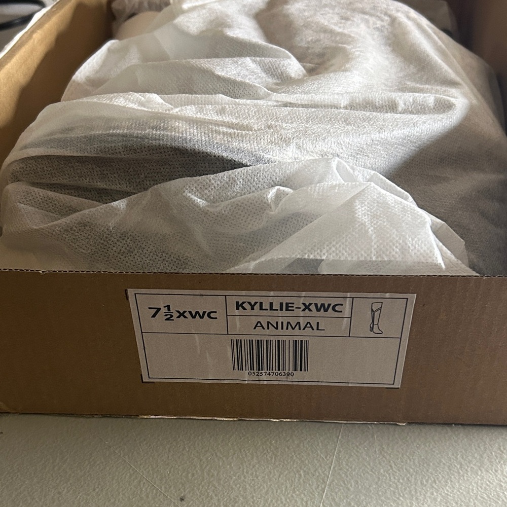 Journee Women's Tru Comfort Extra Wide Calf Kyllie Boot SZ 7.5 M XWC